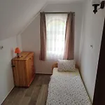 Nyaraló Klára *
