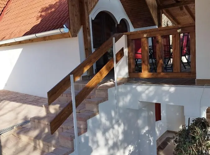 Klara Vendeghaz Badacsonyörs