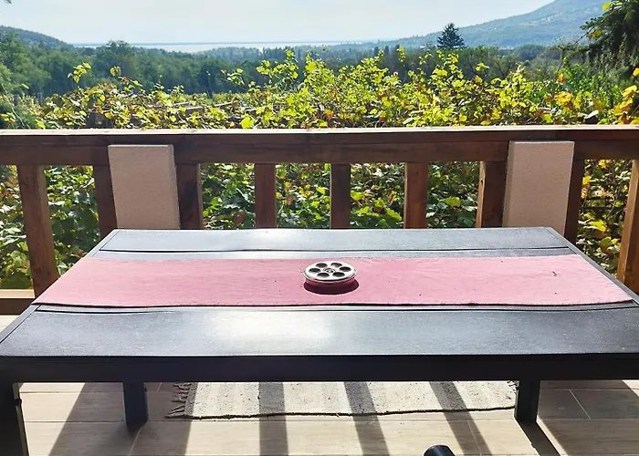 Klara Vendeghaz Vakantiehuis Badacsonyörs